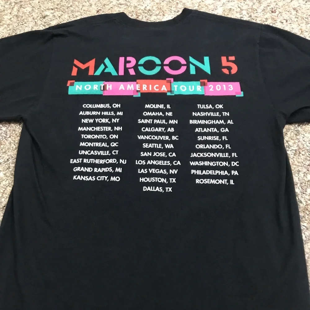 🎸 ‘13 Maroon 5 Maroon Five Band World Tour Columned Colors Tee Shirt - Picture 3 of 14